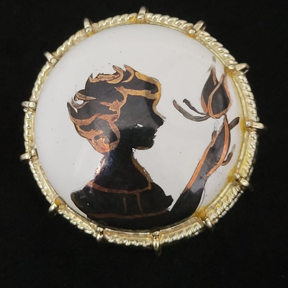 Silhouette Woman Porcelain Brooch Round Pin White Background Gold Tone
